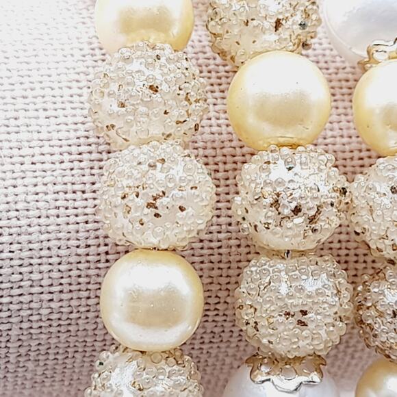 Vintage 1950s Beaded Bracelet – Gold & Pearl Memory Wire Wrap - Picture 3 of 9